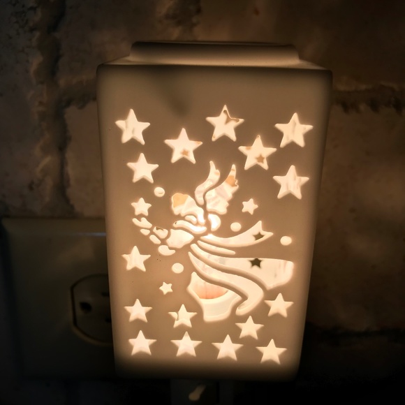 Angel Plug-In  Oil Warmer and Night Light NWOT - Picture 1 of 6